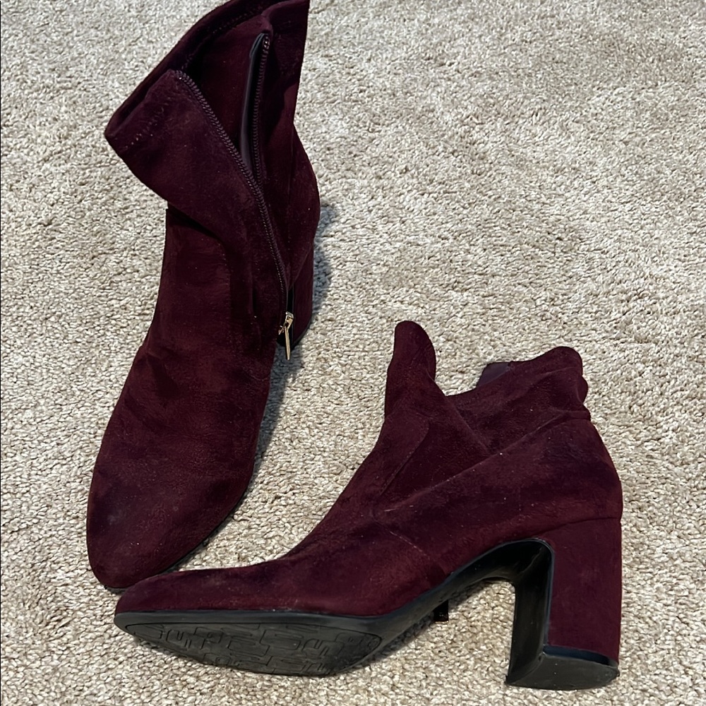 Womens boots size 9